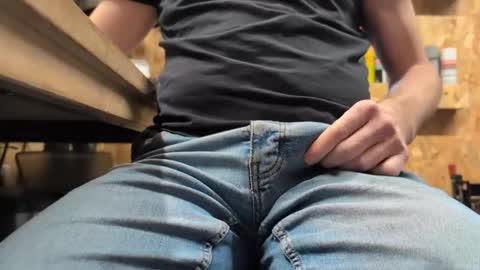 henkietien online show from December 2024 11:08:02 AM