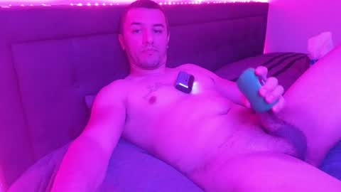 Snapshot of hennidrip chatting on January 2026 09:18:02 PM HENNIDRIP online show from January 2026 09:18:02 PM