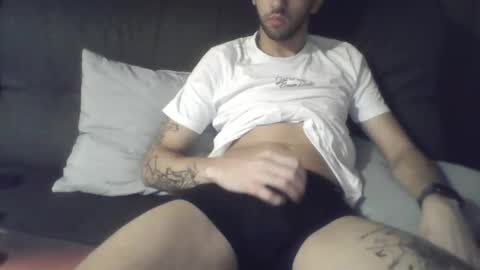 Snapshot of henol98 chatting on October 2025 11:23:01 PM Adam online show from October 2025 11:23:01 PM