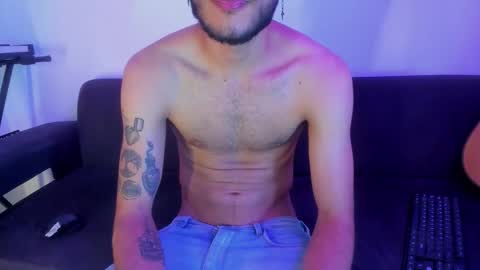 henrik_senn online show from November 2025 01:39:01 AM