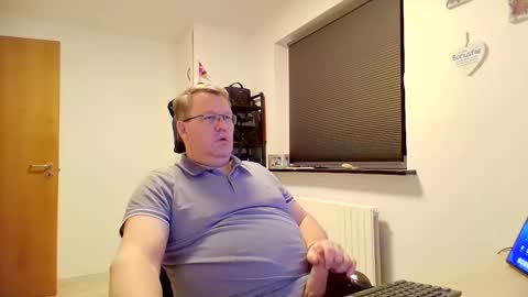 Snapshot of henrikrp1971 chatting on February 2025 08:19:01 PM henrikrp1971 online show from February 2025 08:19:01 PM