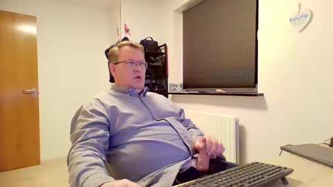 Snapshot of henrikrp1971 chatting on February 2025 10:13:01 PM henrikrp1971 online show from February 2025 10:13:01 PM