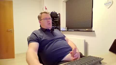Snapshot of henrikrp1971 chatting on February 2025 05:29:01 PM henrikrp1971 online show from February 2025 05:29:01 PM