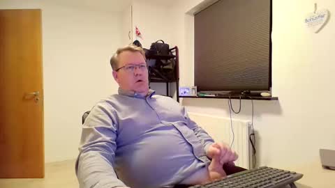 Snapshot of henrikrp1971 chatting on February 2025 07:03:02 PM henrikrp1971 online show from February 2025 07:03:02 PM