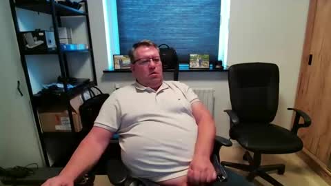 henrikrp1971 online show from April 2026 03:33:02 PM