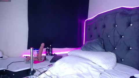 Henry   online show from October 2025 08:51:01 AM