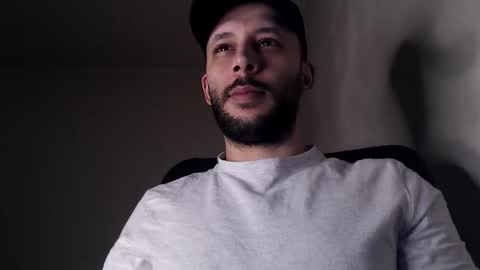 HenryAxe online show from November 2025 09:59:01 AM