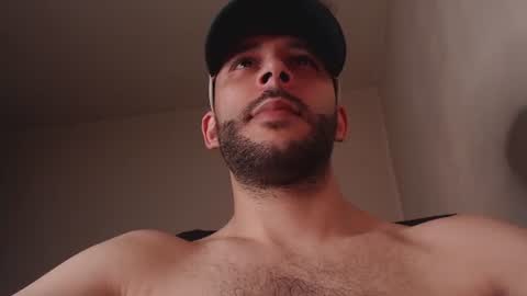 Snapshot of henryaxe chatting on July 2026 09:54:01 PM HenryAxe online show from July 2026 09:54:01 PM