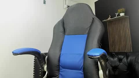 henrydouglas online show from April 2026 12:08:02 PM