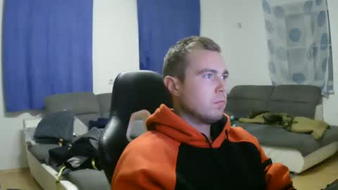 Snapshot of herbstenden chatting on December 2024 05:20:02 PM John Pearl online show from December 2024 05:20:02 PM