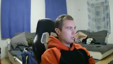 Snapshot of herbstenden chatting on December 2024 06:05:01 PM John Pearl online show from December 2024 06:05:01 PM