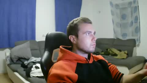 Snapshot of herbstenden chatting on January 2025 08:32:01 PM John Pearl online show from January 2025 08:32:01 PM