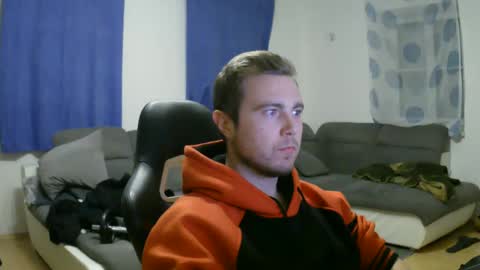 Snapshot of herbstenden chatting on January 2025 08:22:01 PM John Pearl online show from January 2025 08:22:01 PM