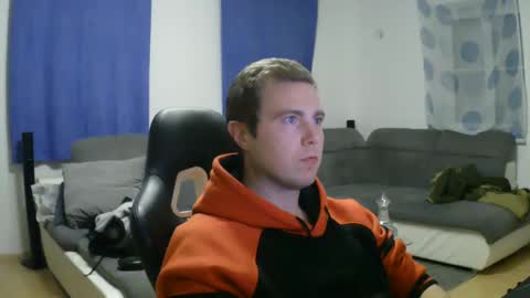 Snapshot of herbstenden chatting on January 2025 10:51:02 PM John Pearl online show from January 2025 10:51:02 PM