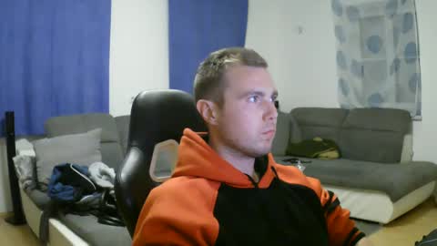 Snapshot of herbstenden chatting on February 2025 09:39:01 PM John Pearl online show from February 2025 09:39:01 PM