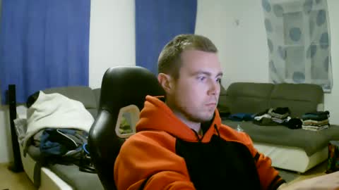 Snapshot of herbstenden chatting on February 2025 11:12:01 PM John Pearl online show from February 2025 11:12:01 PM