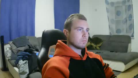 Snapshot of herbstenden chatting on February 2025 05:07:01 PM John Pearl online show from February 2025 05:07:01 PM