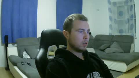 Snapshot of herbstenden chatting on February 2025 05:20:02 PM John Pearl online show from February 2025 05:20:02 PM