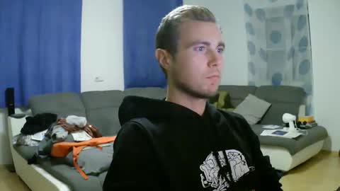 Snapshot of herbstenden chatting on November 2025 07:38:02 PM John Pearl online show from November 2025 07:38:02 PM