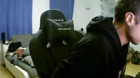 Snapshot of herbstenden chatting on November 2025 07:46:02 PM John Pearl online show from November 2025 07:46:02 PM