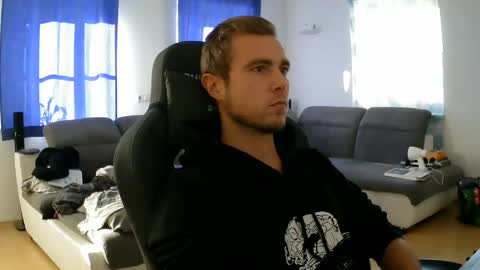 Snapshot of herbstenden chatting on November 2025 10:38:01 AM John Pearl online show from November 2025 10:38:01 AM