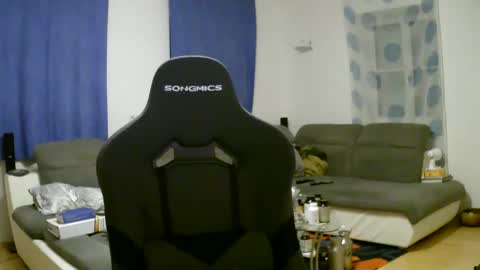 Snapshot of herbstenden chatting on January 2026 06:53:01 PM John Pearl online show from January 2026 06:53:01 PM