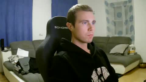 Snapshot of herbstenden chatting on January 2026 08:12:01 PM John Pearl online show from January 2026 08:12:01 PM