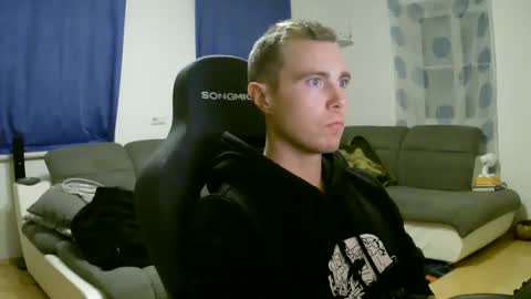 Snapshot of herbstenden chatting on February 2026 07:19:02 PM John Pearl online show from February 2026 07:19:02 PM