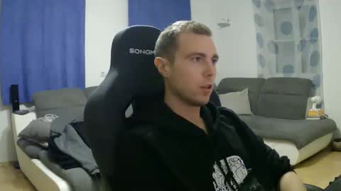 Snapshot of herbstenden chatting on February 2026 08:05:01 PM John Pearl online show from February 2026 08:05:01 PM