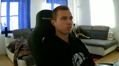 Snapshot of herbstenden chatting on February 2026 03:12:01 PM John Pearl online show from February 2026 03:12:01 PM