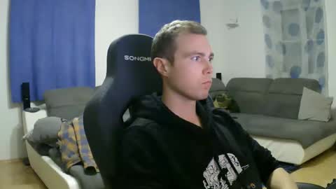 Snapshot of herbstenden chatting on February 2026 08:43:01 PM John Pearl online show from February 2026 08:43:01 PM