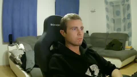 John Pearl online show from April 2026 07:52:01 PM