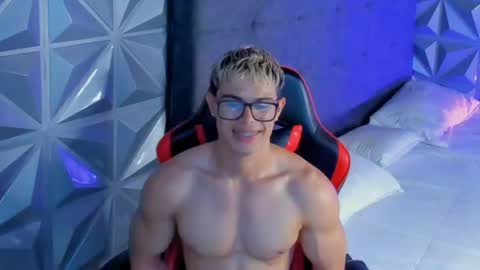 Snapshot of hercules_12345 chatting on June 2026 06:04:02 AM Hercules online show from June 2026 06:04:02 AM