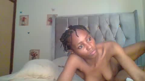 Snapshot of hergirl6 chatting on April 2026 04:46:01 AM Miah Jay online show from April 2026 04:46:01 AM