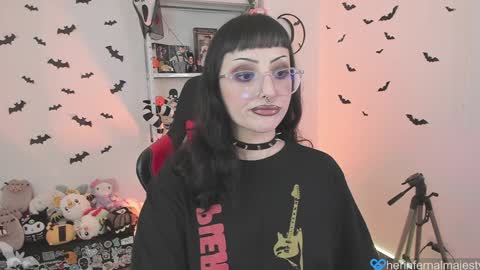 Snapshot of herinfernalmajesty chatting on December 2024 12:33:02 AM  Marie  online show from December 2024 12:33:02 AM