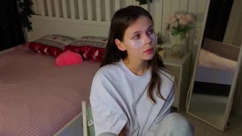 Nicole online show from March 2026 06:13:02 PM