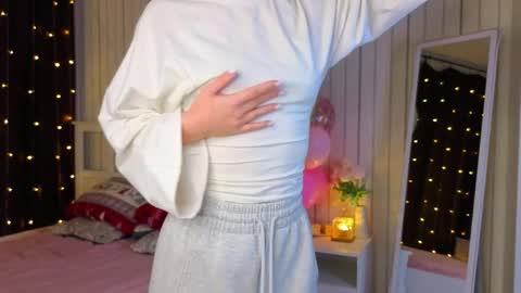 Nicole online show from April 2026 08:42:01 PM