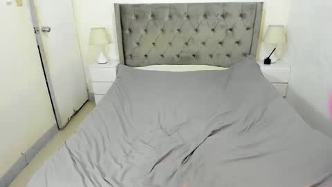 Herminia online show from December 2025 06:58:02 PM