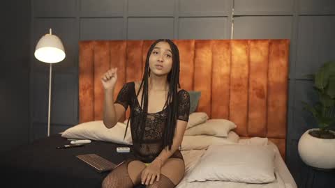 Snapshot of hermionescott chatting on January 2025 04:30:02 PM Hermione Scott online show from January 2025 04:30:02 PM