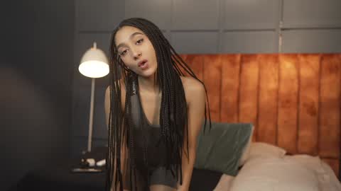 Snapshot of hermionescott chatting on January 2025 03:47:02 PM Hermione Scott online show from January 2025 03:47:02 PM