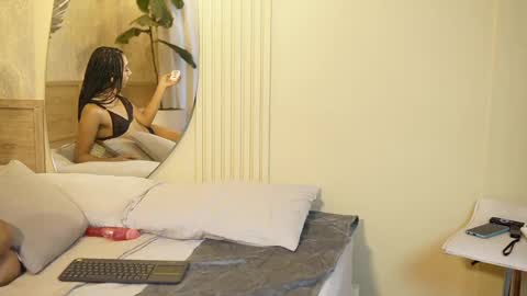 Snapshot of hermionescott chatting on January 2025 01:28:01 PM Hermione Scott online show from January 2025 01:28:01 PM