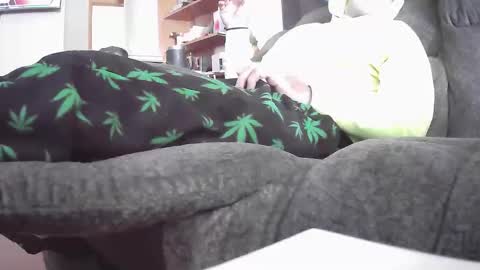 herpotheadpup online show from November 2025 05:06:02 PM