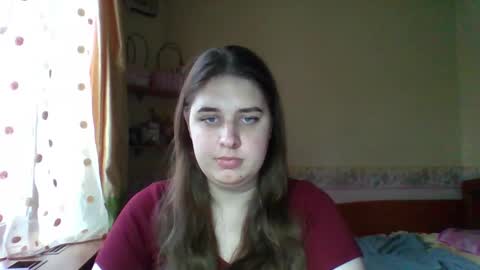 hess_luna_ online show from November 2025 10:07:01 AM