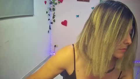 Hestesiaxx online show from March 2026 01:23:01 AM