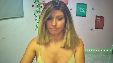 Hestesiaxx online show from April 2026 01:38:02 AM