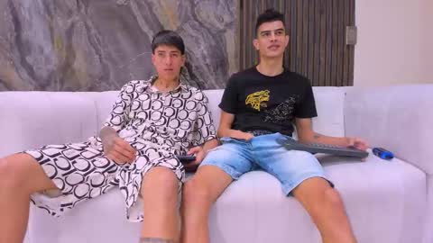 heteros men online show from November 2025 08:20:01 PM