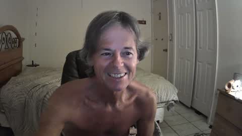 Snapshot of hewes1 chatting on June 2026 08:01:01 AM hewes1 online show from June 2026 08:01:01 AM