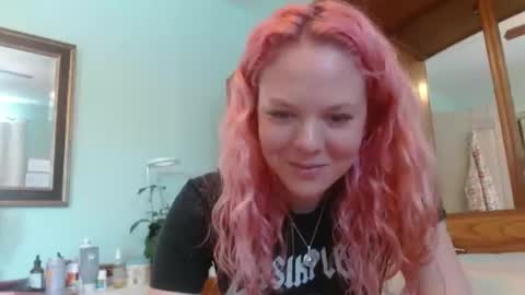 hexbunnie online show from February 2026 07:00:02 PM