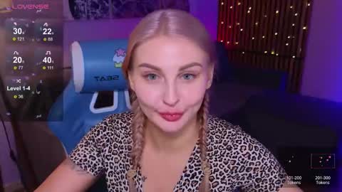 Snapshot of hey_cassie chatting on November 2025 04:13:02 PM hey_cassie online show from November 2025 04:13:02 PM