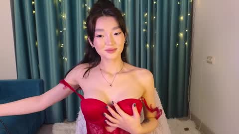 Snapshot of hey_herbal chatting on January 2025 02:48:01 PM Audrey online show from January 2025 02:48:01 PM
